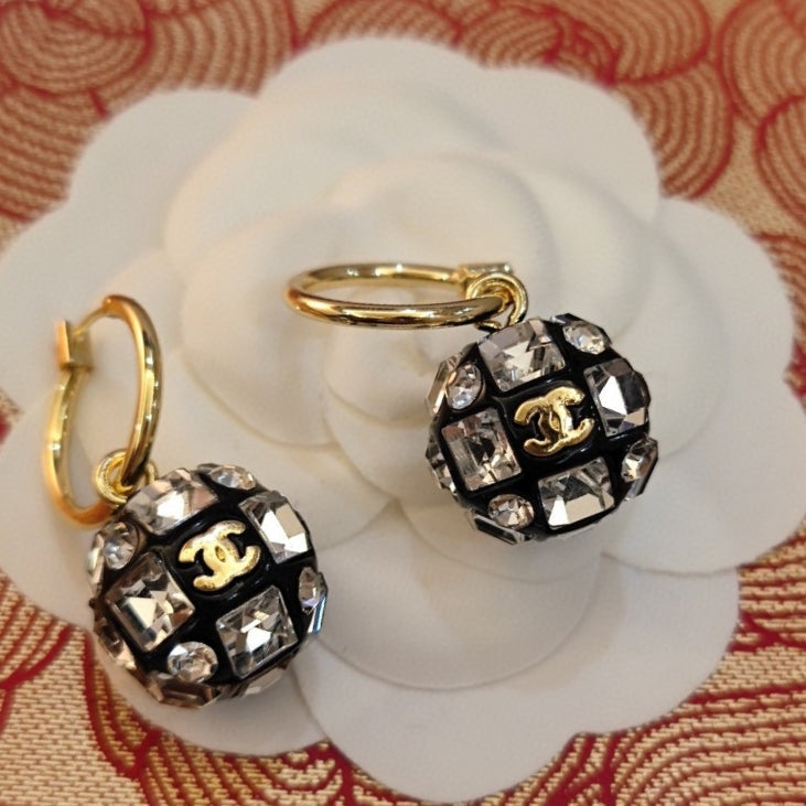 18K Chanel Round Crystals Earrings
