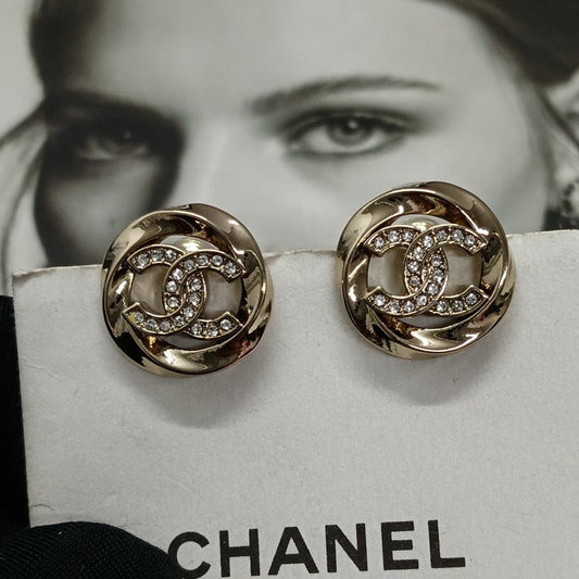 18K  Chanel Round Diamond Gold Earrings
